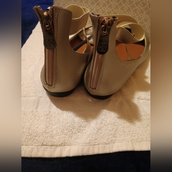 Shoes - Picture 3 of 4